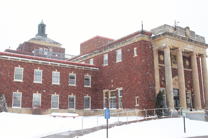 Inmate collapses, dies at Moose Lake prison